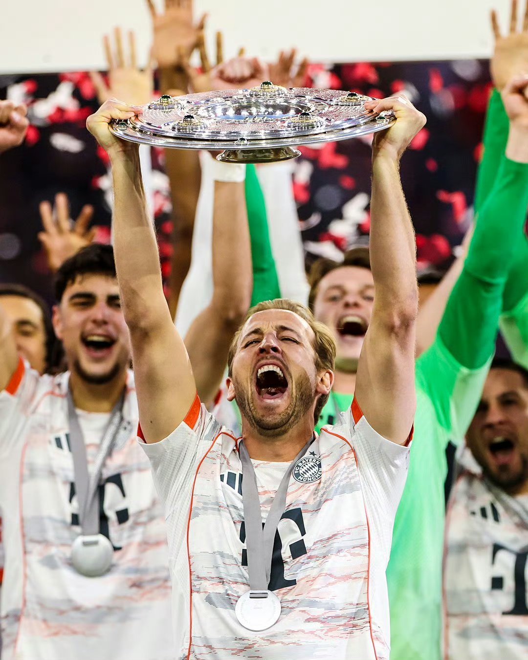 星空体育-凯恩重返赛场，重返赛场首场状态出色，德国队观众沸腾！上演精彩一战的简单介绍