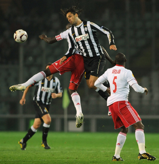 里程碑夜！尤文图斯回应争议，欧联关键时刻刷纪录，态度坚定，医务组通报恢复(尤文图斯官网中文)