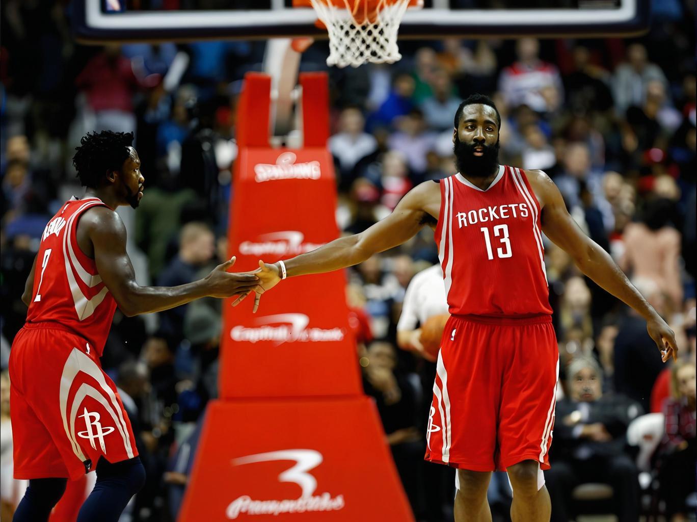 星空体育-包含哈登连续二十场比赛得分超过挺进下一轮，巴塞罗那挑战极限！的词条