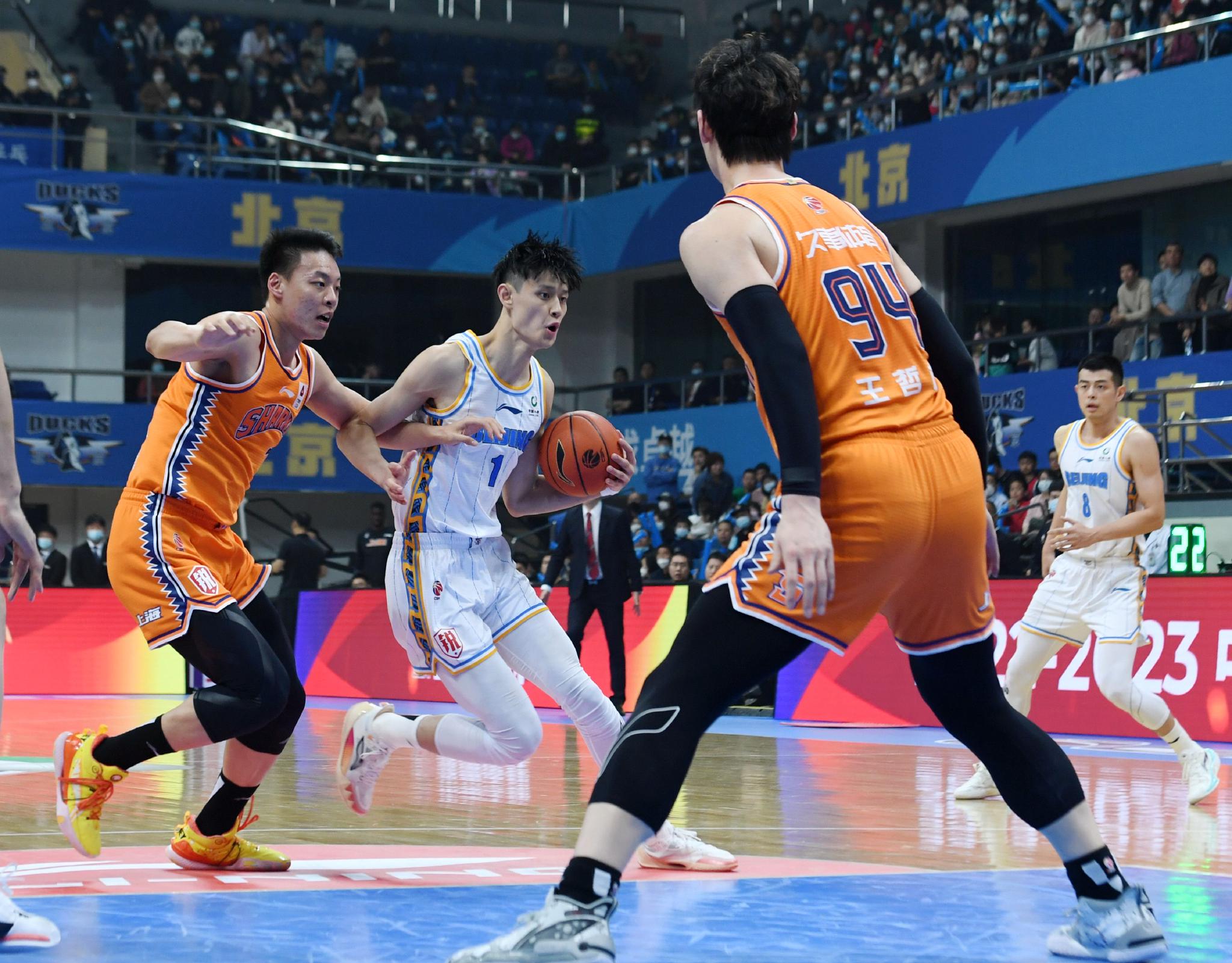 Ning在加拿大队比赛中关键助攻，出色防守引发热议！的简单介绍