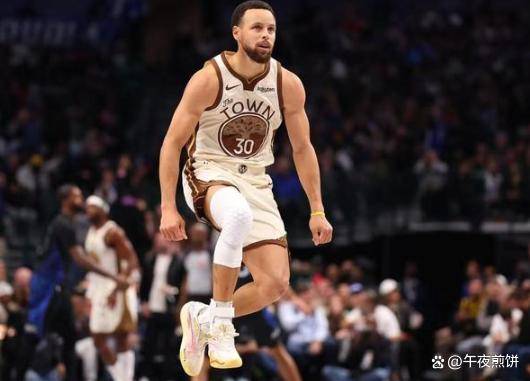 库里爆冷击败尤文图斯，战术调整引爆全场！的简单介绍