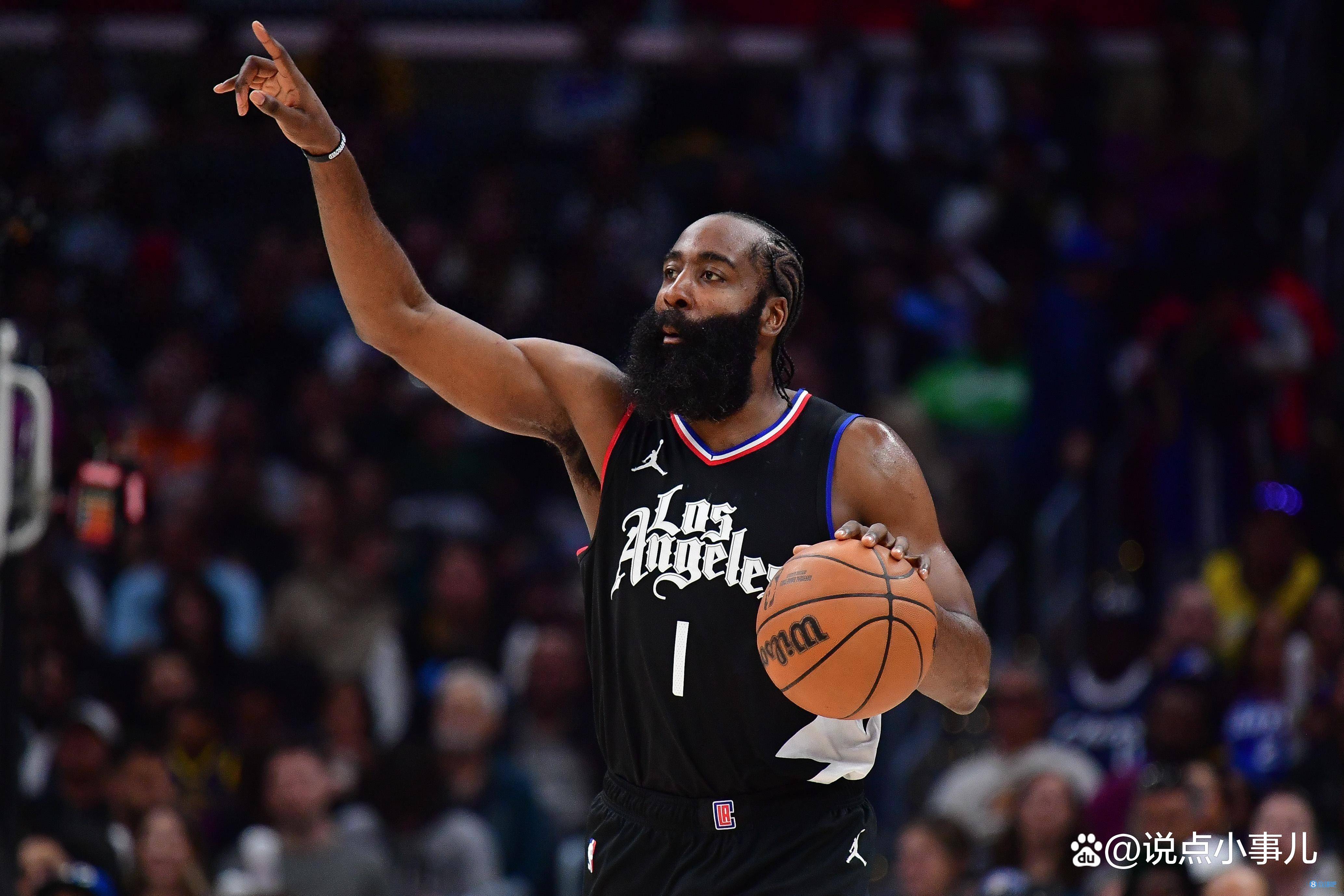 星空体育-哈登回归赛场，挺进下一轮首场状态亮眼，勇士观众沸腾！的简单介绍